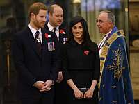 В книге принца Гарри утверждается, что Уильям избил его из-за брака с Меган Маркл