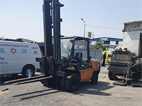 На стройке в Герцлии тяжело травмирован рабочий