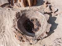 Российские археологи обнаружили в Египте странное захоронение ребенка с 142 собаками