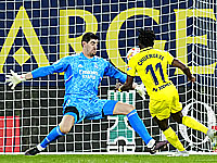 Проигрывая 0:2, 