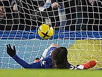 Холанн забил три мяча в ворота