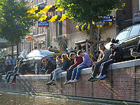 Исследование Клеймс Конференс: около четверти молодых людей в Нидерландах считают Холокост мифом или преувеличением