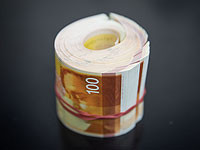 Минфин предупредил, что бюджетники не получат зарплату за забастовочный день