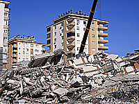 Из-за землетрясения