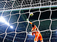 Три удаления, четыре пенальти (включая 