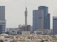 20 демонстрантов блокируют вход в 