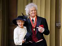Сэр Брайан Мэй: легендарный гитарист Queen стал рыцарем