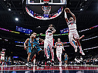 Дени Авдия набрал 13 очков. Поражение лидера. Рекорд 