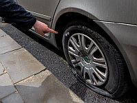 В районе Шейх Джарах повреждены автомобили, задержан житель Самарии