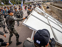 Демонстранты вновь пытаются перекрыть шоссе 