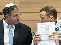 Генинспектор полиции против министра национальной безопасности: 