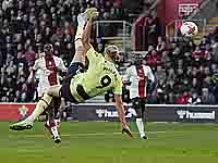 Великолепный юбилейный гол Холанна. 