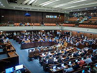 Согласно опросам 13-го и 14-го телеканалов, у блока Нетаниягу 56 или 62 мандата