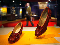 Американцу предъявлены обвинения в краже туфелек Дороти из 