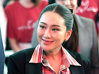 За две недели до выборов в Таиланде лидер оппозиции родила сына