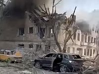 В результате удара армии РФ в Днепре разрушена поликлиника: трое погибших, среди раненых есть дети