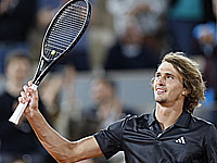 Александр Зверев вышел в третий круг Открытого чемпионата Франции