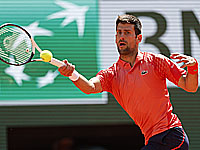 Джокович вышел  в 1/8 финала Открытого чемпионата Франции. Шаповалов и Шварцман проиграли