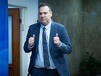 Мики Зоар