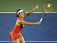 Открытый чемпионат Франции. Японку и индонезийку дисквалифицировали за попадание в девочку, подающую мячи