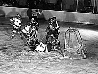 Умер известный хоккеист, олимпийский призер