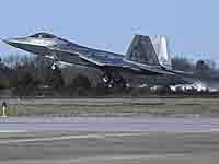 США перебрасывают на Ближний Восток истребители F-22 из-за 