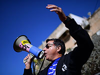 Противники юридической реформы митингуют возле колледжа 