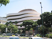 Возле посольства Швеции в Тель-Авиве проходит акция протеста из-за сожжения Корана