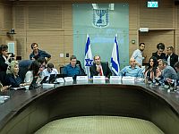 Коалиция продвигает законы по реформе, оппозиция обещает