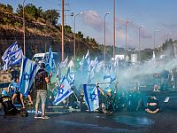 Один из демонстрантов, попавших под водомет на 1-й трассе, доставлен в больницу