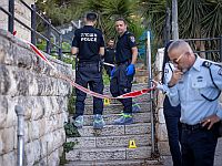 Состояние мужчины, получившего ножевые ранения в результате нападения в Гило, остается крайне тяжелым