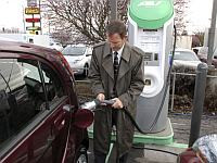 Автомобильные концерны создадут новую сеть точек зарядки электромобилей в США