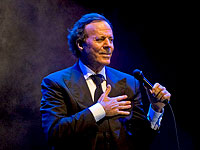 Знаменитому испанскому певцу Хулио Иглесиасу – 80. Фотогалерея