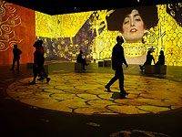 KLIMT – иммерсивная выcтавка в павильоне The CUBE в Холоне