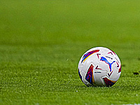 Семь футбольных федерация отказались играть против россиян