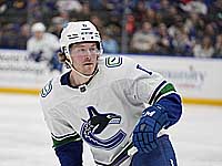 НХЛ. Первая драка сезона. Хет-трик Мэтьюза. Разгром