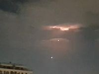 Сирены и взрывы в центре Израиля