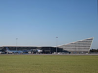 Во Франции эвакуировали пассажиров из шести аэропортов из-за угрозы взрывов