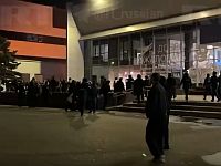 Погром в аэропорту Махачкалы после попытки нападения на израильтян. Власти сообщают о десятках пострадавших