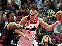 Дени Авдия набрал 14 очков. 