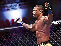 UFC. Джейлтон Алмейда победил Деррика Льюиса