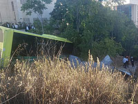 На севере Иерусалима автобус съехал в кювет, есть пострадавшие