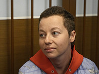 Режиссеру Жене Беркович, полгода находящейся в СИЗО, позволили проститься с бабушкой