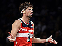 Дени Авдия набрал 15 очков. 