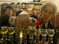 Галахическое постановление: ханукальные вечеринки следует проводить в узком кругу