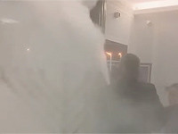 В здании Сейма Польши депутат огнетушителем затушил ханукальные свечи. ВИДЕО