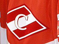 Умер известный хоккеист, бывший нападающий 