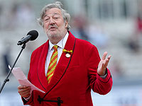 Стивен Фрай станет рассказчиком в документальном фильме об украинских детях-беженцах 