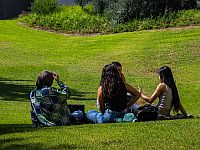 Студентке платили тысячи шекелей, чтобы она сдала экзамен по английскому, выдав себя за клиенток