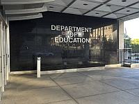 Высокопоставленный сотрудник минпроса США уволился из-за